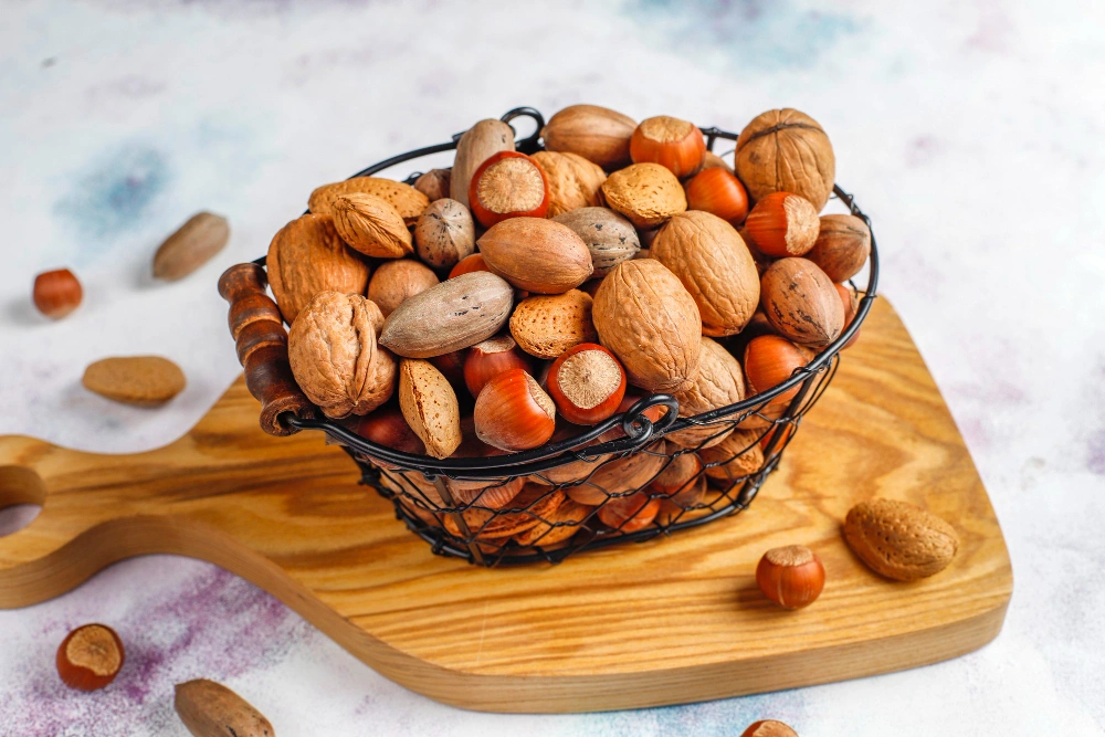 فوائد المكسرات الصحية: كنز طبيعي لصحة القلب والعقل