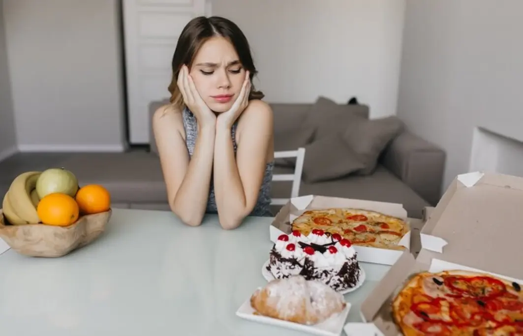 من أضرار رجيم التمر واللبن أنه قد يسبب الملل