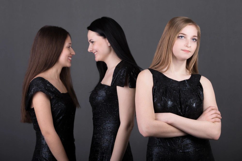 الفرق بين الشخص الانطوائي والانتقائي: كيف تميز بين الشخصيتين؟