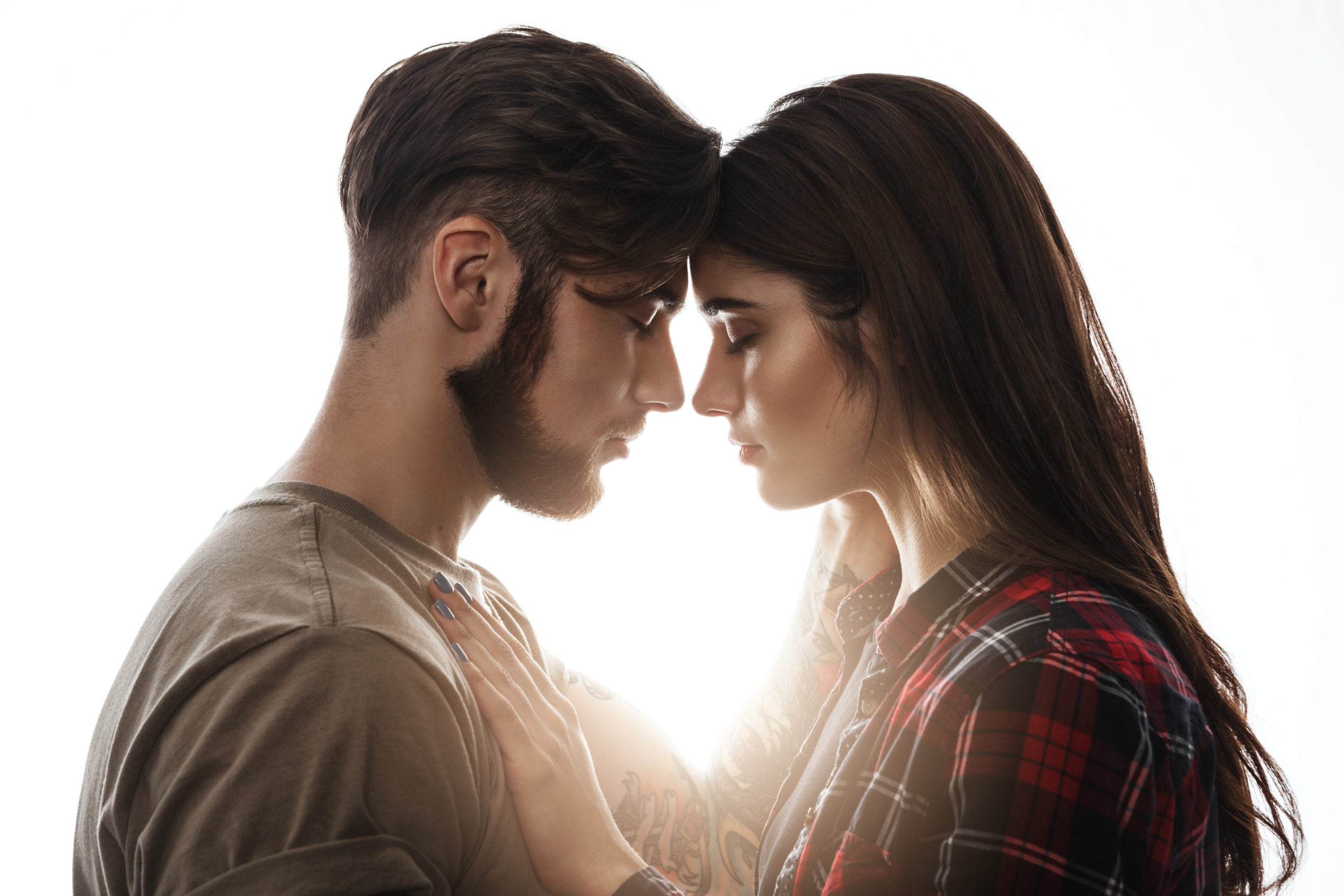 هل يعبر الرجل عن حبه بالجنس؟