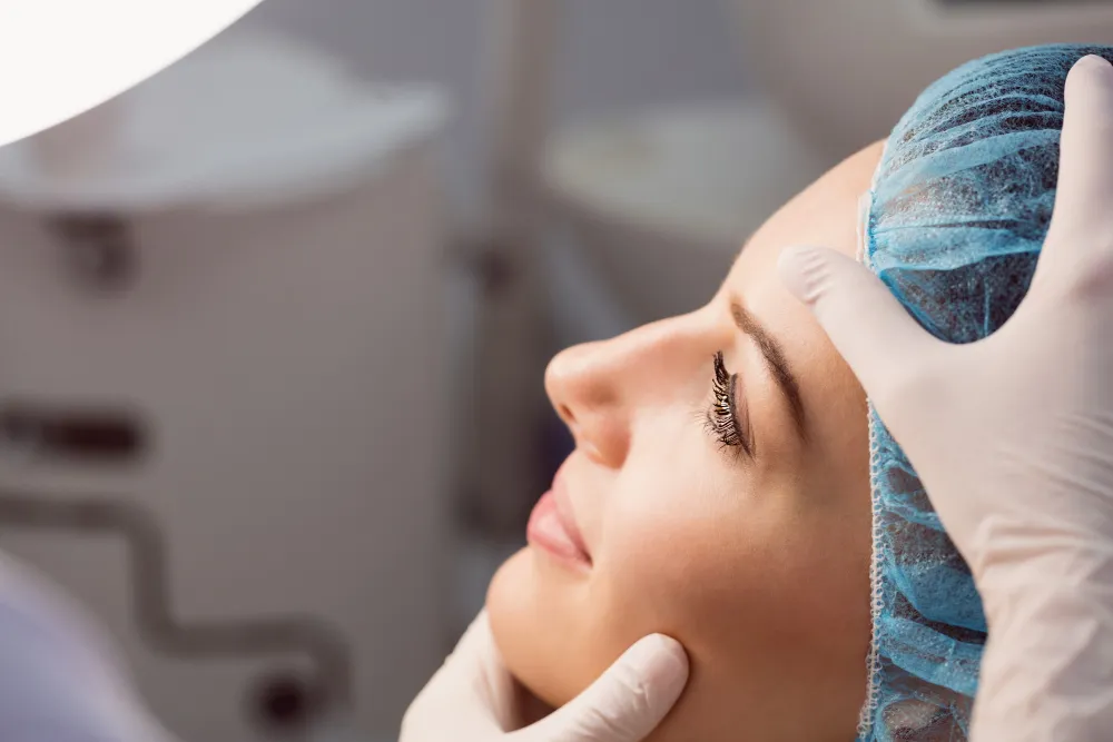 عملية تجميل العيون المبطنة
