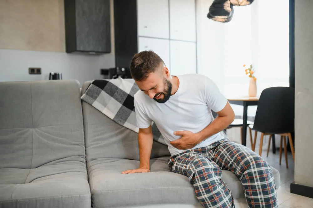 ألم البطن من أعراض انفجار الزائدة الدودية