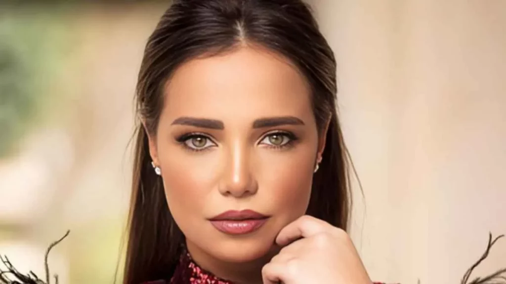 إصابة الفنانة راندا حافظ بالجلطة الرئوية بعد بوضع طفلها الأول