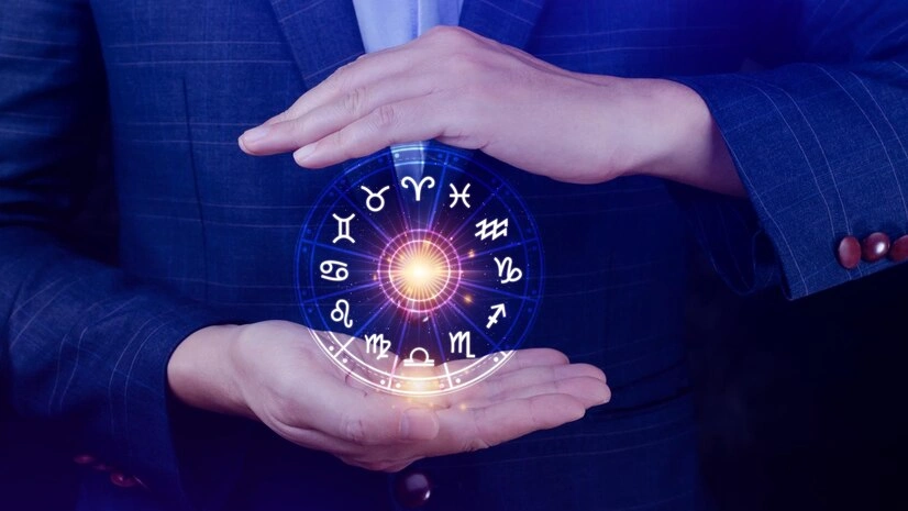 حظك اليوم: اكتشف توقعات الأبراج ليوم الاثنين 4 أغسطس 2025