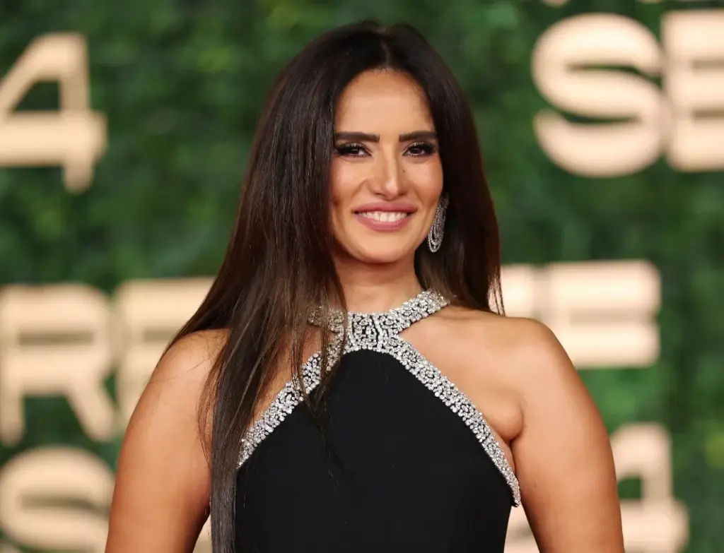 إصابة زينة بشرخ في الركبة أثناء التصوير