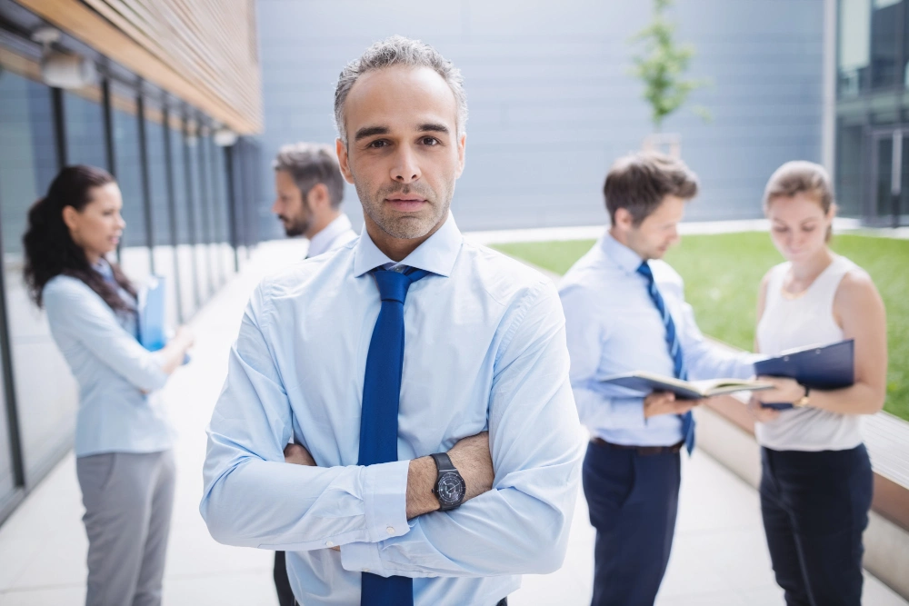 الاستماع لا يعني فقط سماع الكلام، بل فهم الرسالة الكاملة وراءه