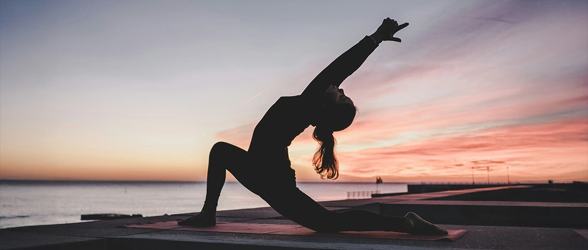  اليوغا في فعالية دبي يوغا