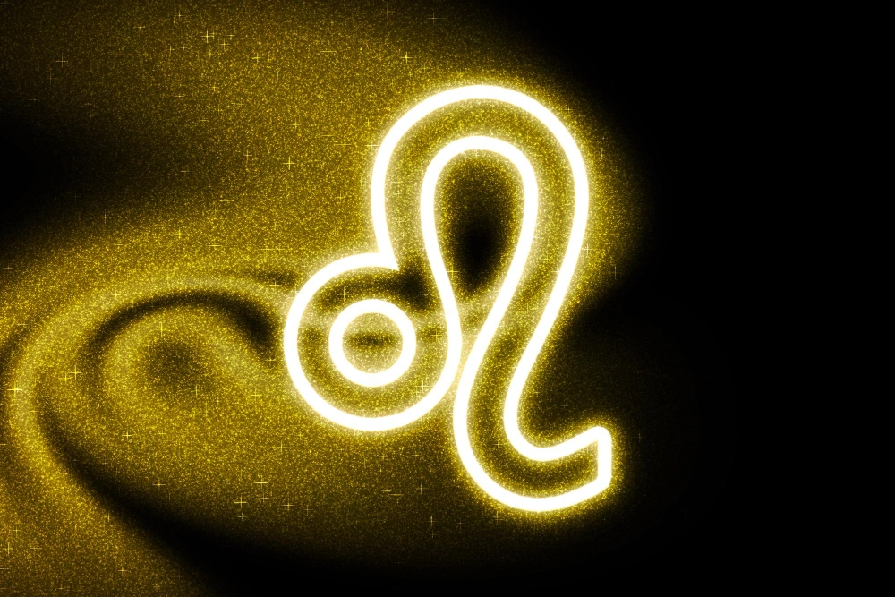 برج الأسد بين الطموح والعاطفة.. كيف يفكر حقًا؟