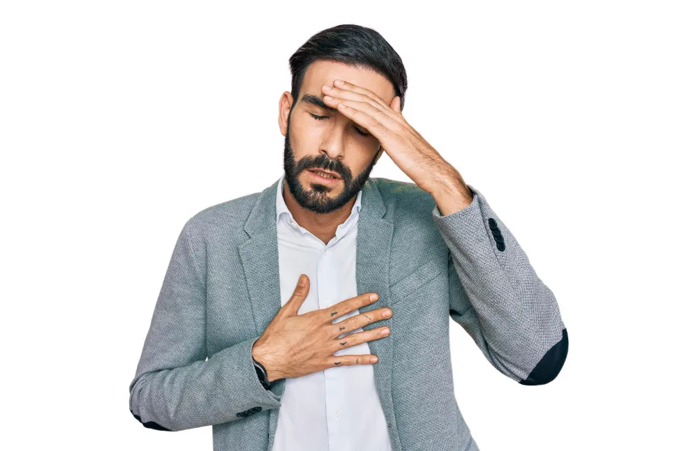رجل يعاني من صعوبة التنفس