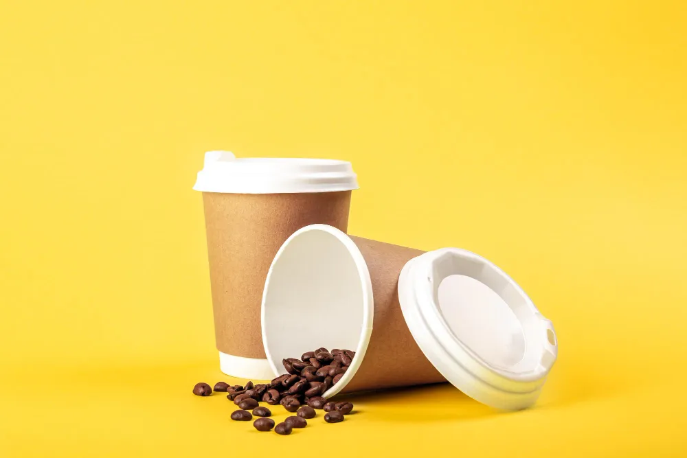 أكواب للقهوة أحادية الاستخدام