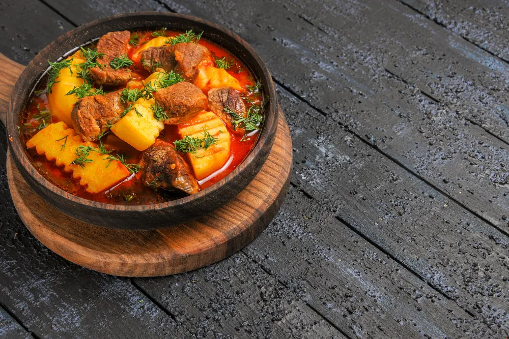 مرق اللحم مع البطاطا