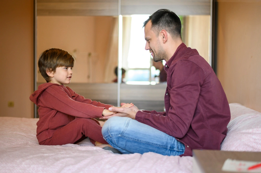 التحدث مع الطفل بهدوء