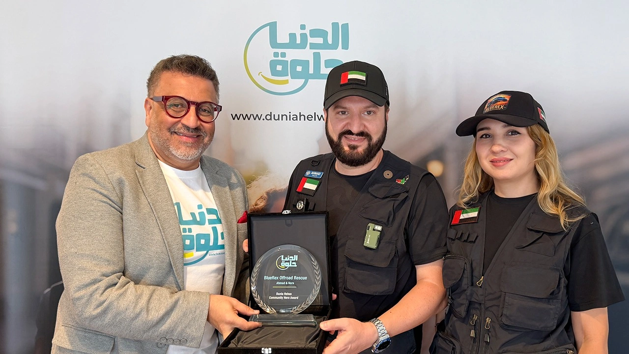 دنيا حلوة تكرّم أحمد ونورا من BlueRex Offroad Rescue بجائزة "بطل المجتمع"